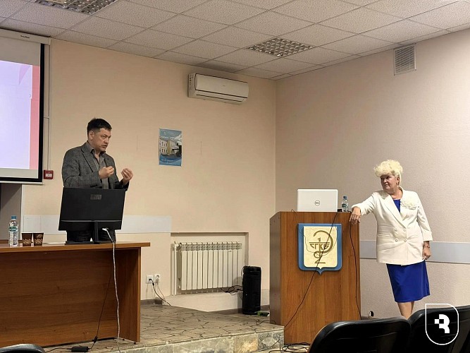 Хирурги СГМУ обсудили лечение посттромботической болезни
